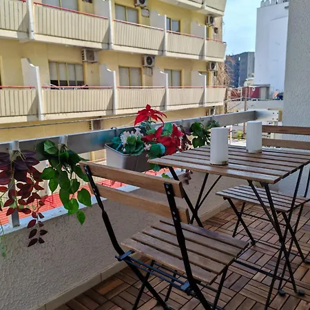 Work & Chill - Stylish Studio, Ergonomic Office Setup Larnaca