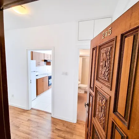 Appartement Work & Chill - Stylish Studio, Ergonomic Office Setup Larnaca