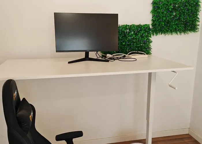 Apartamento Work & Chill - Stylish Studio, Ergonomic Office Setup *