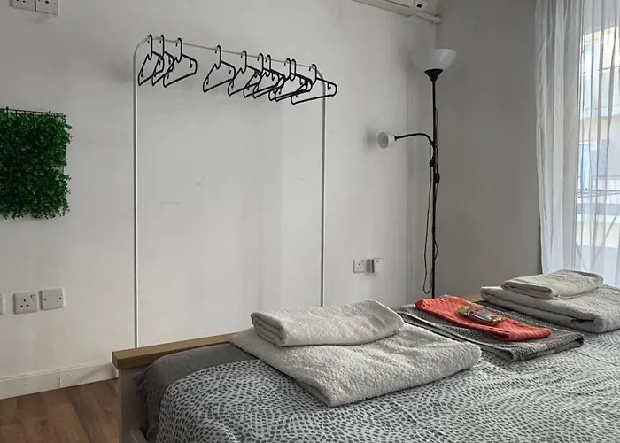 Apartamento Work & Chill - Stylish Studio, Ergonomic Office Setup *